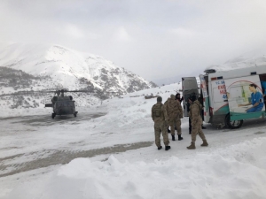 Diyaliz Hastası Askeri Helikopterle Hastaneye Ulaştırıldı