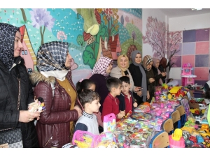 Miniklerden Depremzede Öğrencilere Anlamlı Destek