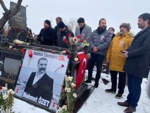 Mehmet Özet Kabri Başında Anıldı