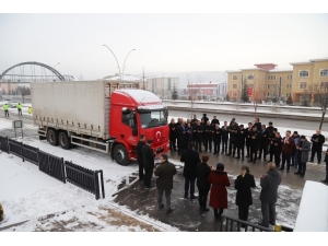 ’Bizim De Tuzumuz Olsun’ Sloganıyla Deprem Bölgesine 10 Ton Yardım Yola Çıktı