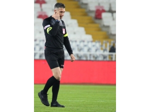 Denizlispor-kayserispor Maçını Özgür Yankaya Yönetecek