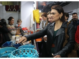 Dizi Oyuncuları Kadın Kooperatifleri Sergisini Gezdi