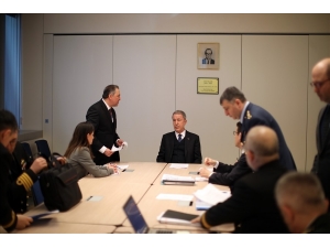 Bakan Akar’dan Brüksel’de Türk Askeri Temsil Heyeti Başkanlığına Ziyaret