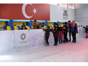 Şehit Çocukları Buz Pistinde Gönüllerince Eğlendi