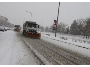 Erzincan Belediyesi’nden Karla Mücadele Çalışması