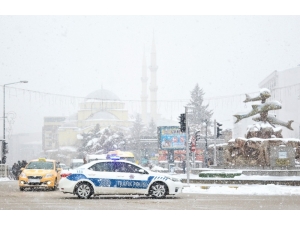 Van’da Yoğun Kar Yağışı