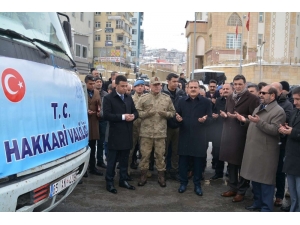 Hakkari’den Deprem Bölgesine Yardım
