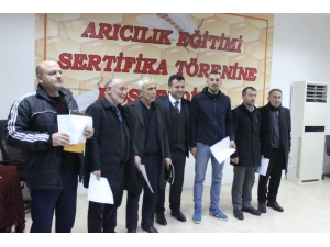 Arıcılık Kursiyerlerine Sertifika