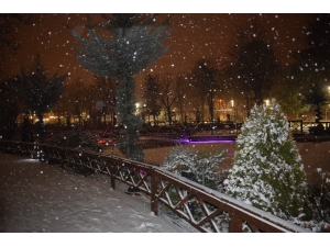 Malatya’da Kar Yağışı Etkili Oluyor