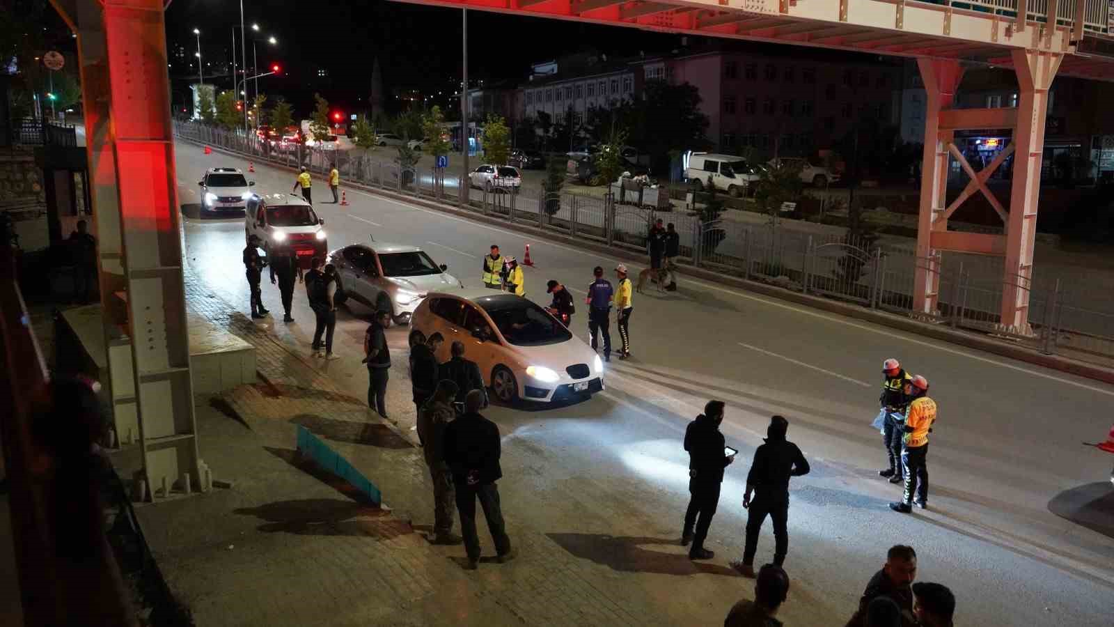 sirnak-alarm-verdi-kayip-genc-kiz-icin-kent-ayaga-kalkti