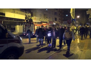 8. Kattan Atlamak İsteyen Adamı Emniyet Müdürü İkna Etti