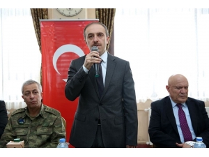 Vali Cüneyt Epcim: “Elazığ Depreminde Örnek Bir Kriz Yönetimi Sergilendi”