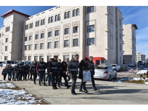 Siirt Merkezli 4 İlde Oto Hırsızlığı Operasyonu: 9 Gözaltı