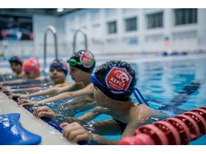 Kepez’de Yüzme Kurslarına İlgi