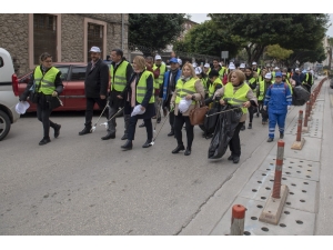 İstiklal Caddesinden Tren Garına Kadar Çöp Topladılar