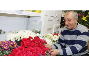 Çiçekçiler 14 Şubat’a Hazır
