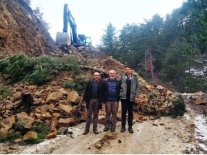 Hisarcık’ta Yol Genişletme Ve Düzenleme Çalışmaları