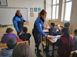 Hakkarili Öğrencilere Polislik Mesleği Anlatıldı