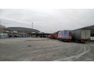 Türkiye’den İdlib’e 85 Tır İnsani Yardım