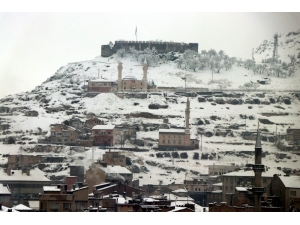 Nevşehir’de Kar Yağışı Etkisini Sürdürüyor