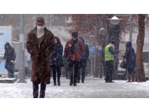 Aksaray’da Kar Yağışı Etkisini Sürdürüyor