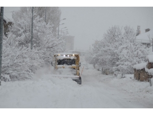 Başkan Özkan Altun, "Tüm Ekiplerimizle Sahadayız"