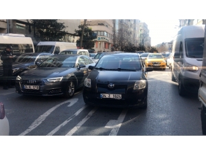 İstanbul’un Göbeğinde Bıçaklı Trafik Kavgası: 1 Yaralı