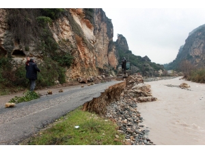 Selden Çöken, Heyelandan Kapanan Yol Kısmen Açıldı