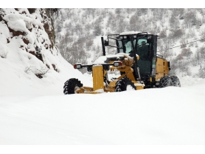 Gümüşhane’de Karla Mücadele Çalışmaları Devam Ediyor