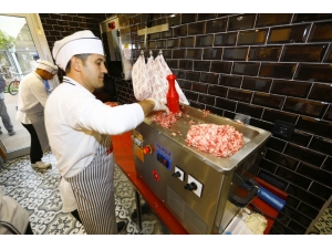 Manavgat Toros Et’te 6 Günde 3 Ton Et Satıldı