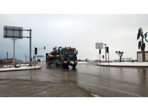 Suriye Sınırına Tank Ve Obüs Sevkıyatı