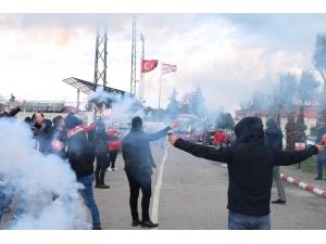 Samsunspor’a Meşaleli Uğurlama