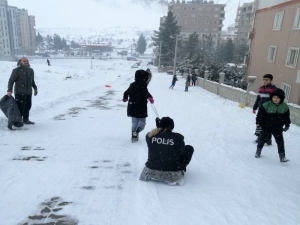 Midyat Polisi, Çocukların Eğlencesine Ortak Oldu