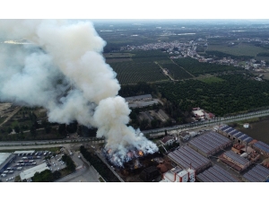 Adana’da Fabrika Yangını 15 Saattir Söndürülemedi