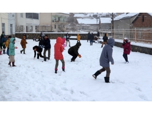 Bayburt’ta Kar Sebebiyle Okul Tatili Uzatıldı
