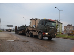 Sınıra Tank Sevkiyatı