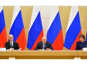 Putin, Yeni Anayasa Çalışma Grubuyla Toplantı Yaptı