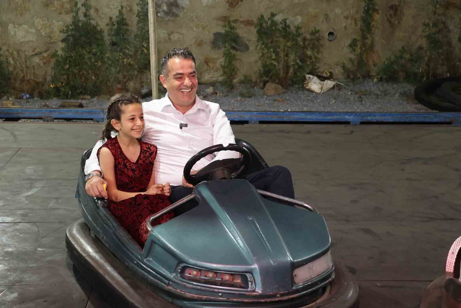 kocarli-da-cam-fistigi-festivali-coskusu-basladi