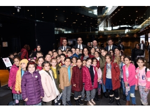 Başkanlar Çocukların Tiyatro Heyecanına Ortak Oldu