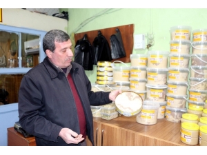 Siirt’te Soğuk Havalar Helva Satışını Arttırdı