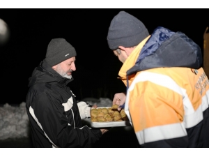 Başkan Çolakbayrakdar’dan Gece Boyu Kar Mesaisi
