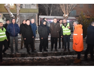 Başkan Beyoğlu Gece Yarılarına Kadar Kar Temizleme Mesaisinde