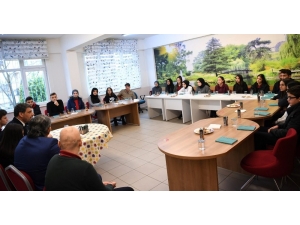 Kocaman Gençlerle Buluşmaya Devam Ediyor