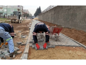 Akdeniz Belediyesi’nin Mahallelerdeki Üst Yapı Çalışmaları Sürüyor