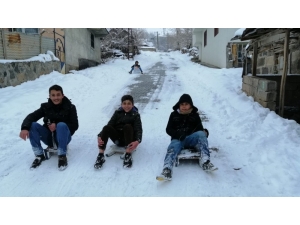 Karlıova’da Kar Kalınlığı 2 Metreyi Aştı