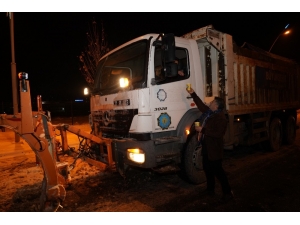 Büyükşehir Belediyesi’nden Ekiplere Çorba İkramı