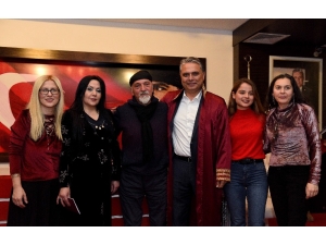 Sevgililer Gününde Her 15 Dakikada Nikah Kıyıldı