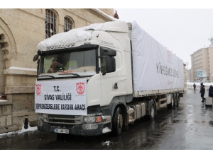 Yardım Tırları Elazığ Ve Malatya İçin Sivas’tan Yola Çıktı