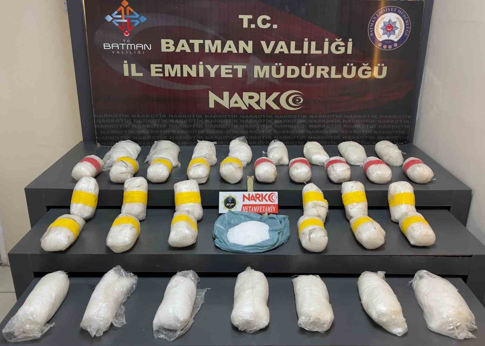 batman-da-uyusturucu-operasyonu-19-kilo-metamfetamin-ele-gecirildi