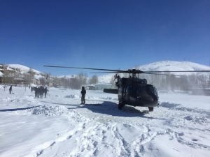 Yolların Kapandığı Van’da Hastalar Helikopterle Sevk Ediliyor